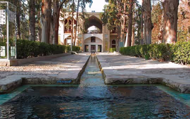 Irán: Entre mezquitas y mausoleos