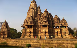 INDIA Y NEPAL: FUERTES Y TEMPLOS (Khajuraho - Varanasi Aereo - de Noviembre a Marzo) - EXCLUSIVO SPECIAL TOURS