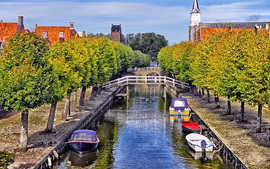 AMSTERDAM, ALEMANIA Y EL ESTE EUROPEO