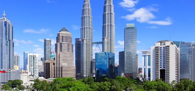 Malasia: modernidad y naturaleza tropical