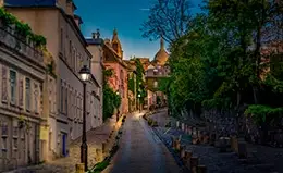 Disfruta del arte y la gastronomía en el bohemio Montmartre.