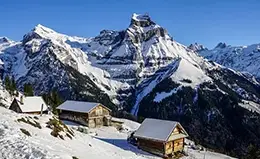 Cruza los Alpes a través del túnel del Mont Blanc.