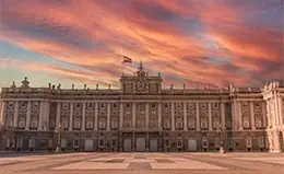 Descubre la majestuosidad de el Palacio Real
