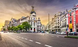 Explore los monumentos emblemáticos de Madrid.