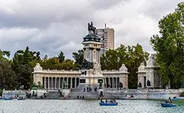 Visita al famoso Paseo del Prado y Parque del Retiro