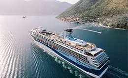 Almuerce a bordo de Miray mientras navegas por islas infinitas.