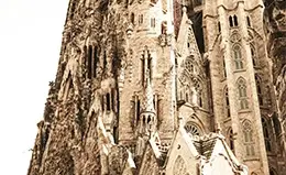 Contemplación de la icónica Sagrada Familia