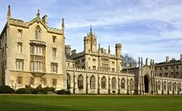 Descubre la academia y la belleza de Cambridge