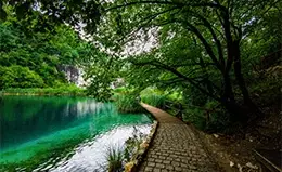 Maravilloso paseo por el Parque Nacional de Plitvice