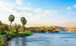 Embarque en un crucero por el legendario río Nilo.