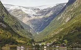 Navega por el impresionante Sognefjord