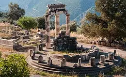 Visita al conjunto arqueológico de Delfos