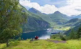 Crucero por el majestuoso Sogner Fiordo.