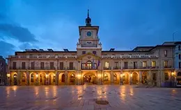 Descubre Oviedo, con su rica historia y arquitectura.