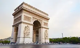 Tour panorámico por los monumentos más famosos de París.