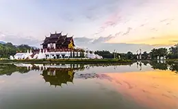 Relájate en Chiang Rai y visita su mercadito nocturno.
