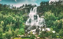 Visita a la catarata de Tvindefossen.