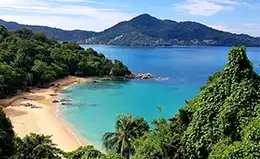 Vuelo a la isla tropical de Phuket.