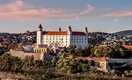 Almuerzo y tiempo libre en Bratislava.