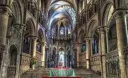 Descubre la historia en la catedral de Canterbury.