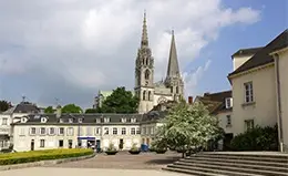 Llegada a Chartres, puerta del Valle del Loira