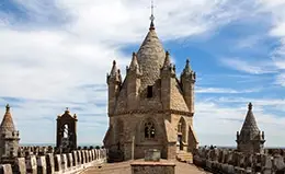 Descubre Évora y sus maravillas renacentistas.