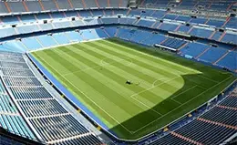 Explora el icónico Paseo de la Castellana y el Estadio Santiago Bernabéu