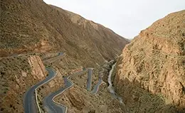 Maravíllate con las majestuosas Gargantas del Todra.