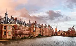 Descubre la elegancia de La Haya antes de llegar a Ámsterdam.