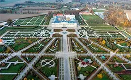 Visita al Palacio Barroco de Rundale, florecimiento pétalo de rosa