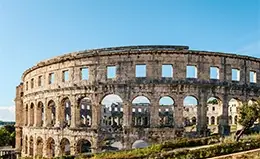 Explora los monumentos icónicos de la Ciudad Imperial.