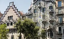 Descubre la arquitectura modernista de Gaudí en el Paseo de Gracia