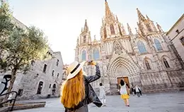 Explore Barcelona en una visita panorámica