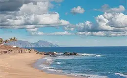 Relájate en la icónica Playa de la Concha