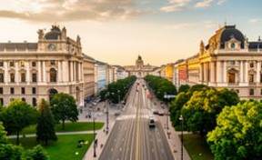 Majestuosas avenidas y parques en el corazón de Viena.
