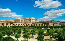 Disfruta de los impresionantes jardines del Palacio de Versalles