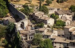 Descubre la espiritualidad y paz de Asís.