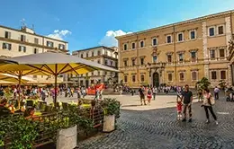 Disfruta de la vida nocturna en Trastévere