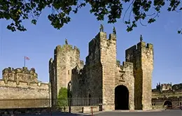 Aprende sobre los jardines y el castillo de Alnwick, escenario de Harry Potter.