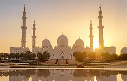 Visita a la maravillosa gran mezquita de Abu Dhabi