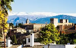 Descubre el encanto de Granada.