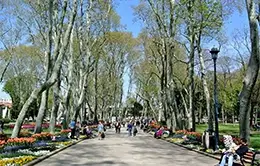 Explora el Palacio Topkapi, sus patios y pabellones