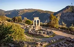 Visita el místico oráculo de Delfos