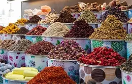 Compras en el famoso Zoco Azul