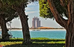 Paseo por el Corniche y vistas panorámicas.