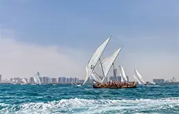 Cena opcional a bordo de un Dhow en el Creek.