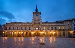 Descubre Oviedo, con su rica historia y arquitectura.