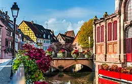 Explora Colmar, la joya medieval del vino.