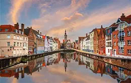 Parada en la pintoresca Brujas