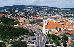 Descubrí el núcleo histórico de Bratislava.